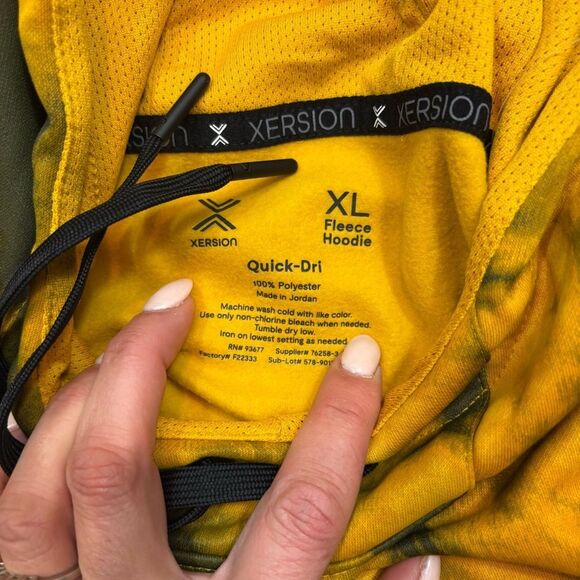 Brand new with Tags Men’s Xersion‎ Quick Dri Hoodie in Mango Juice Camo XL - Picture 4 of 7